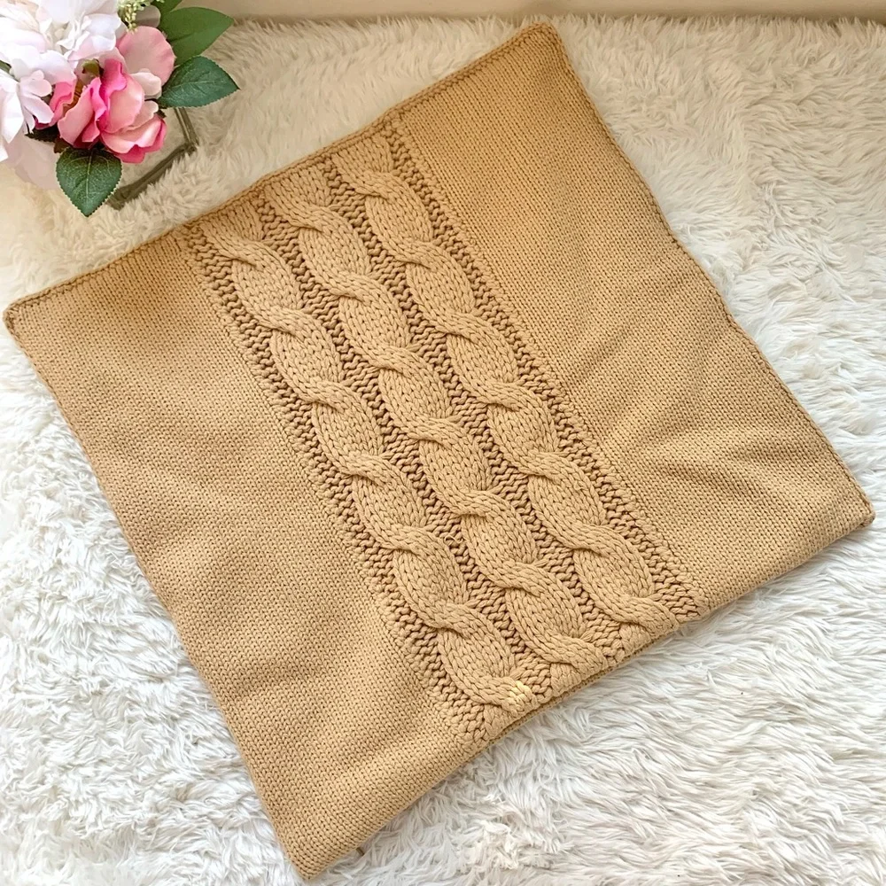 Pottery Barn Chunky Cable Knit 20” Pillow Cover